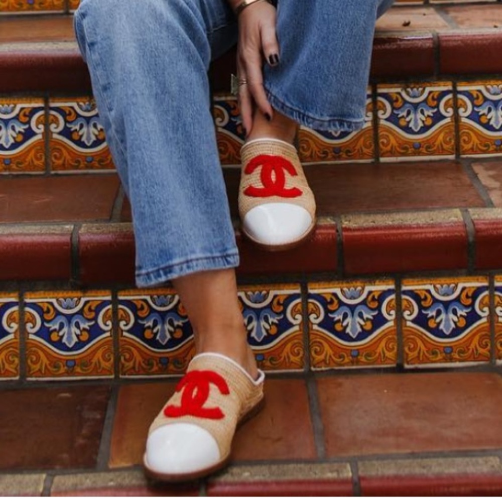 Chanel slides
